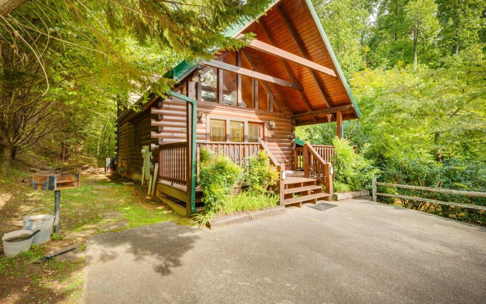 Hugs N Kisses Pool Table Hot Tub Pool Table Community Pool Close To Downtown Gatlinburg Eksteriør bilde